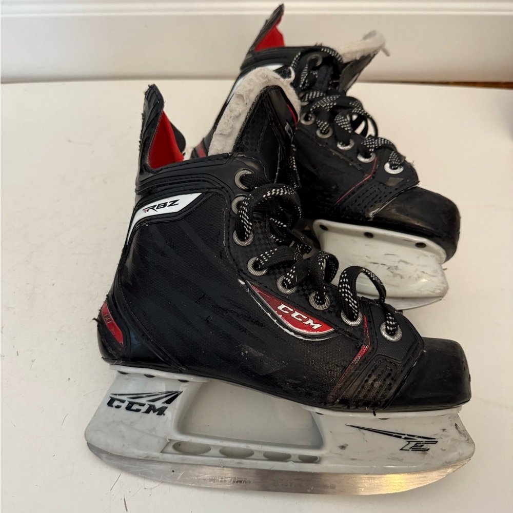 CCM RBZ Black and Red Ice Hockey Skates youth size 1 skates / 2.5 US shoe